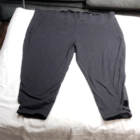 Torrid women's capris size 5 - Picture 1 of 11